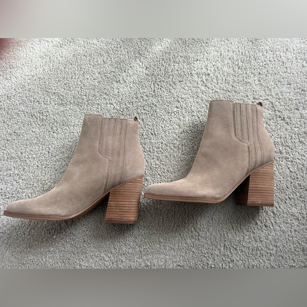 Marc Fisher LTD Oshay Pointed Toe Bootie 7.5